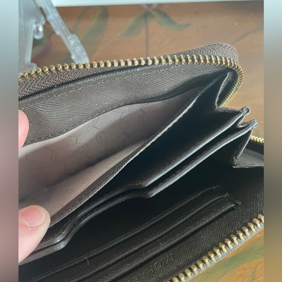 Michael Kors Fabric Signature Long Wallet; in khaki brown with gold accents - Picture 5 of 15
